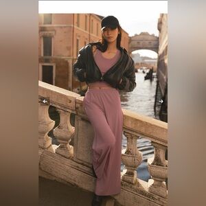 ALO Yoga Breezy Wide Leg Pant